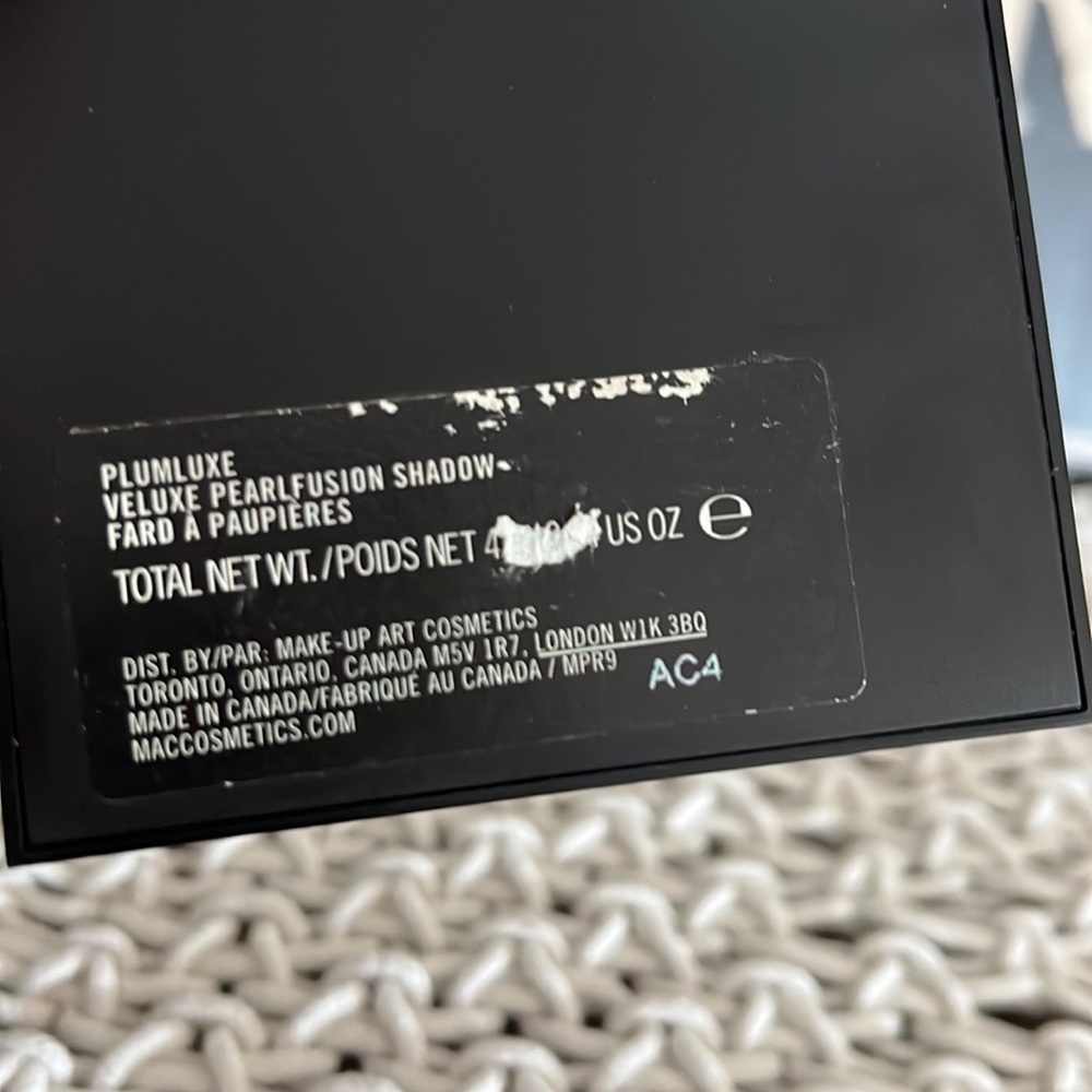 Mac eye shadow bundle. - Picture 7 of 7